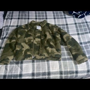 Size medium Hollister. Never worn